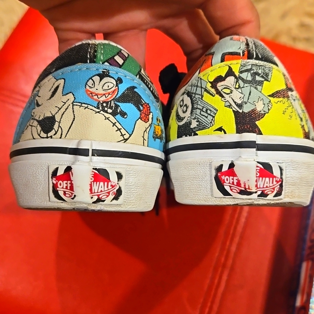 Vans Colorful Graphic Art Sneakers - Picture 2 of 7